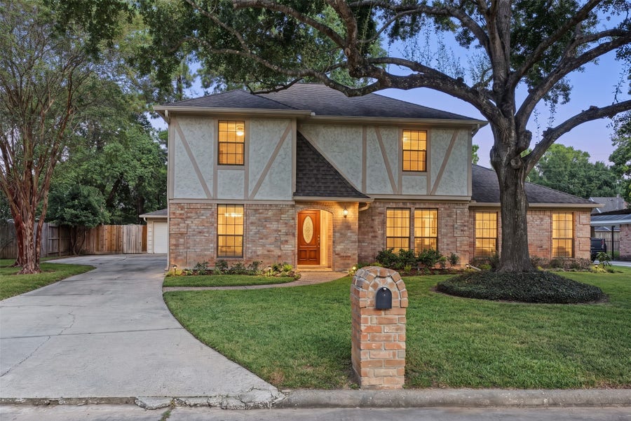 Property photo for 5522 Woodville Lane, Spring, TX
