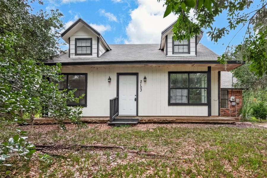 Property photo for 2103 Bayou Drive, Lake Jackson, TX