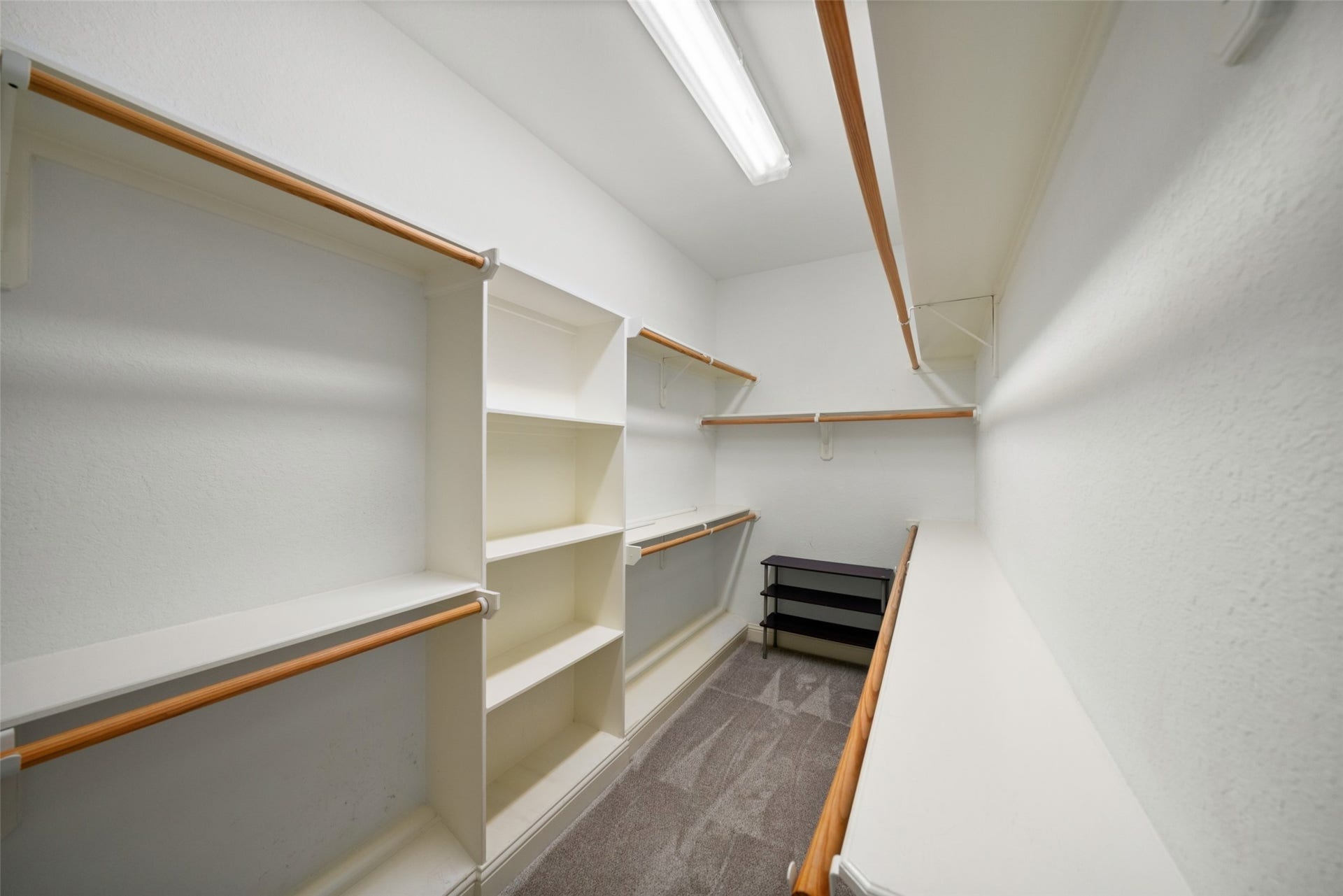 2306 Beall Street, Houston, TX 77008 Huge Primary Closet