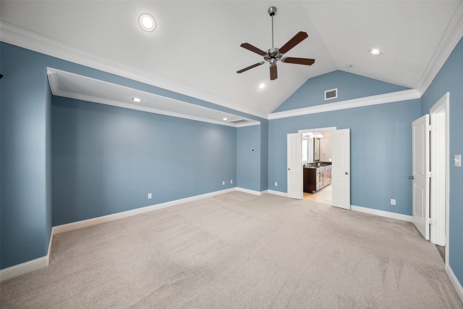 2306 Beall Street, Houston, TX 77008 Primary Bedroom