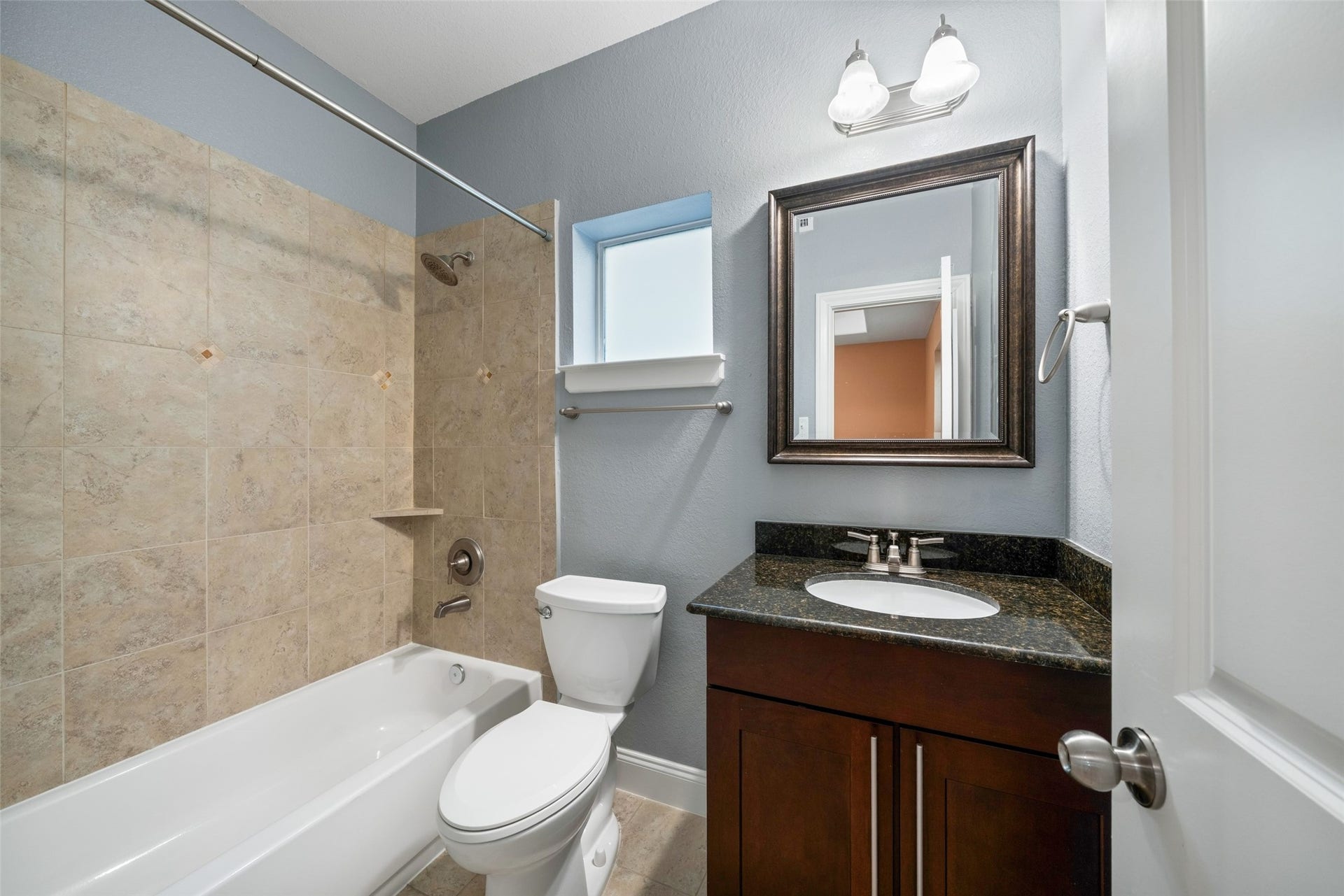 2306 Beall Street, Houston, TX 77008 Secondary Bathroom (first floor)