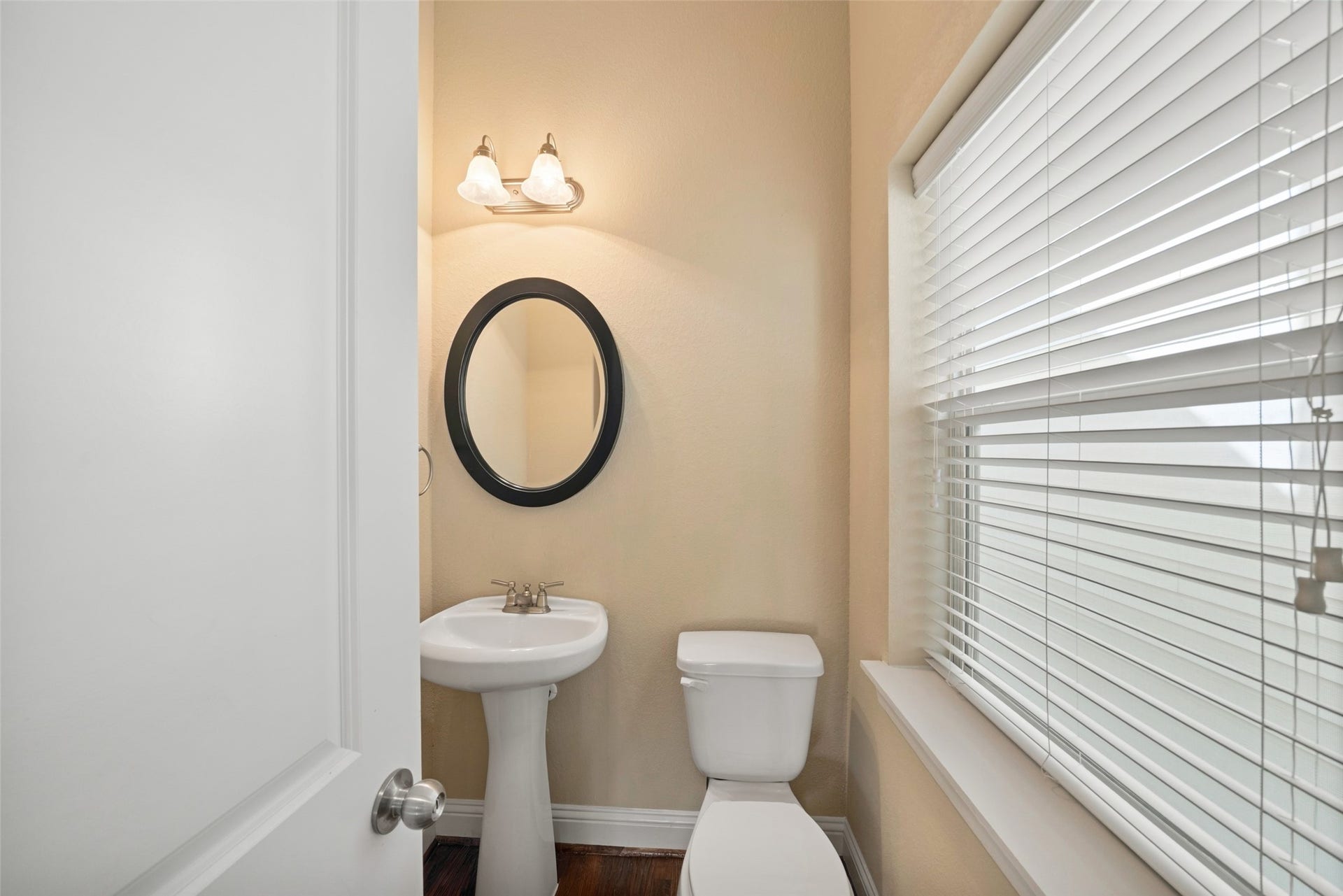 2306 Beall Street, Houston, TX 77008 Half Bathroom on the second floor