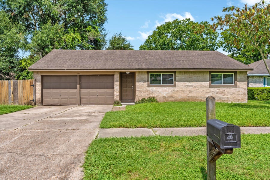 Property photo for 11307 Beauvoir Drive, Houston, TX