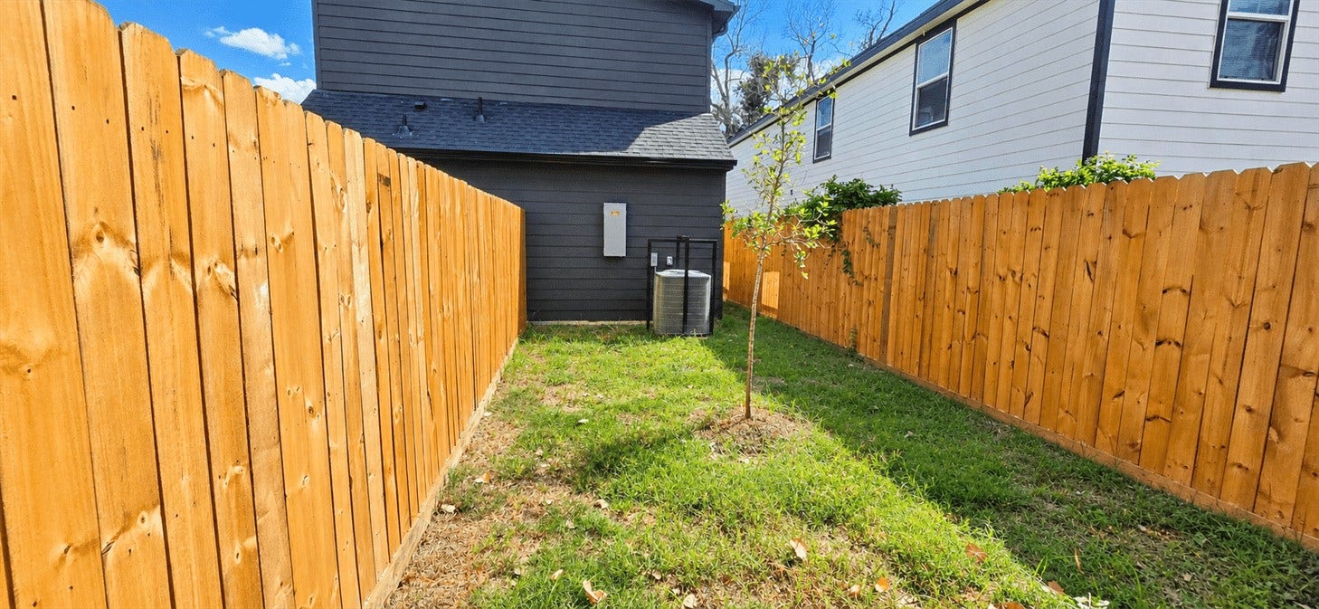 1052 North Ln Unit B, Houston, TX 77088 1052 North Ln Unit B, Houston, TX 77088