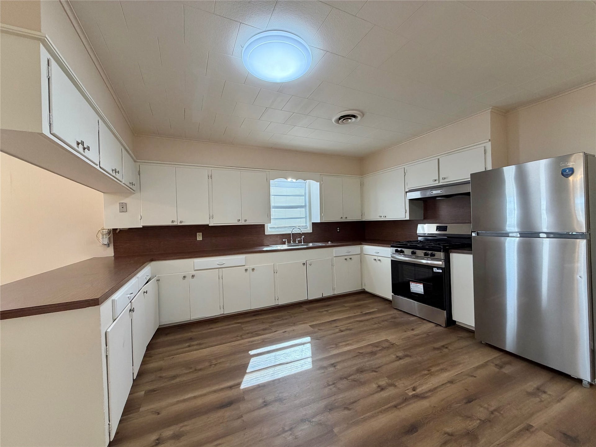 703 W 4th Street, Freeport, TX 77541 703 W 4th Street, Freeport, TX 77541