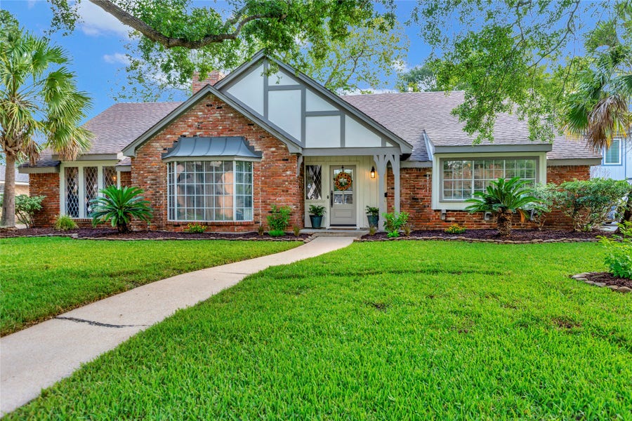 Property photo for 18623 Prince William Lane, Houston, TX