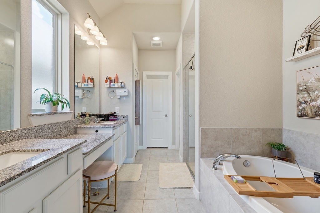 4042 Shackleton Court, Iowa Colony, TX 77583