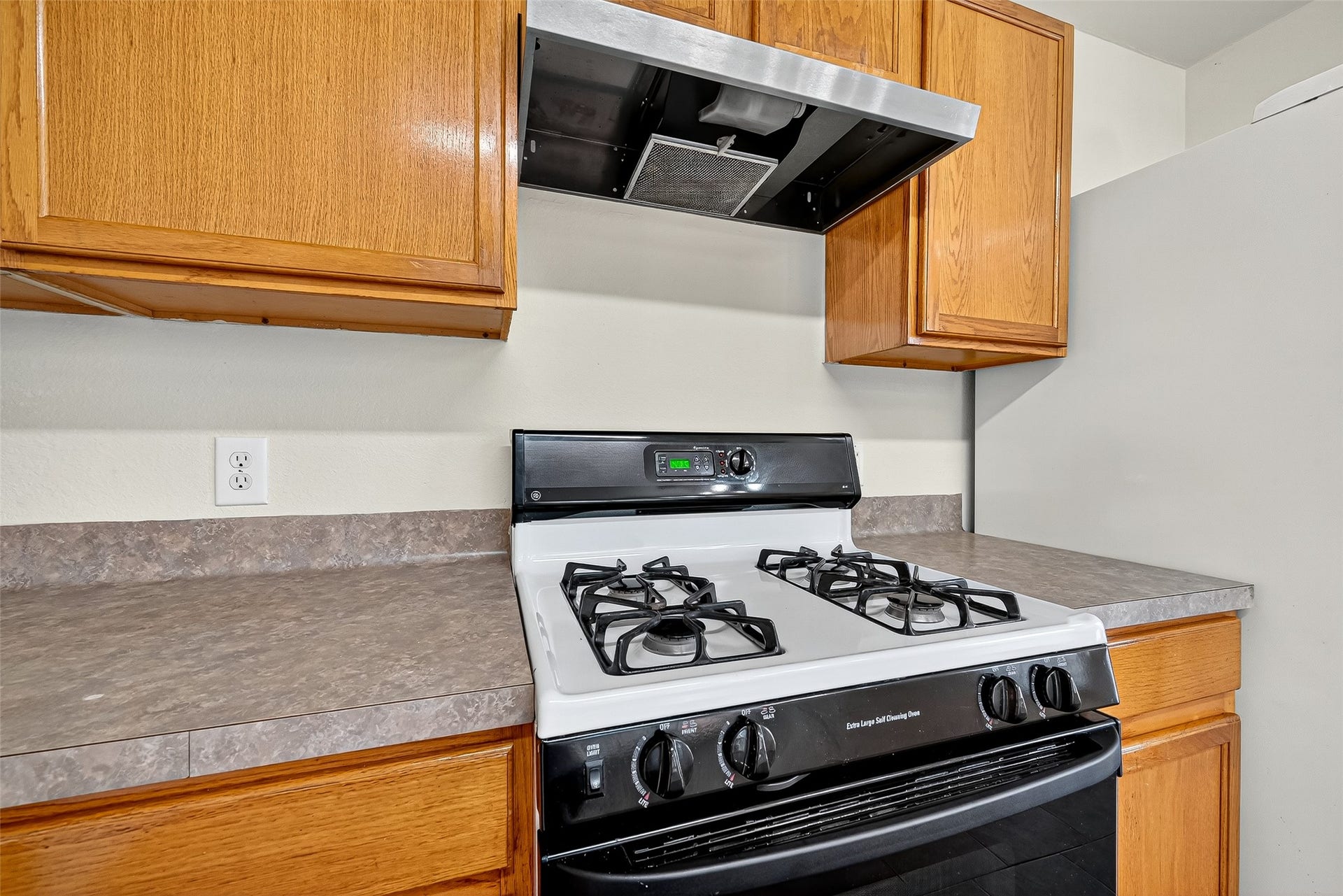 8414 Dovecott Lane, Houston, TX 77083 8414 Dovecott Lane, Houston, TX 77083