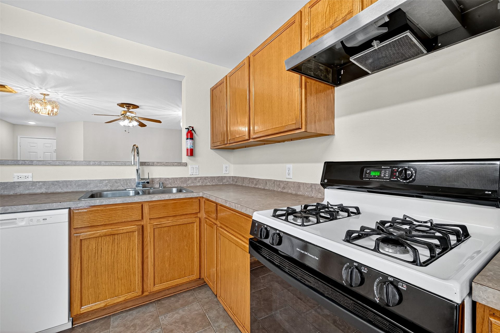 8414 Dovecott Lane, Houston, TX 77083 8414 Dovecott Lane, Houston, TX 77083