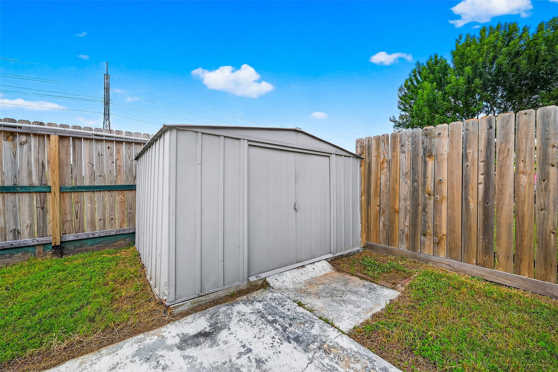 8414 Dovecott Lane, Houston, TX 77083 8414 Dovecott Lane, Houston, TX 77083