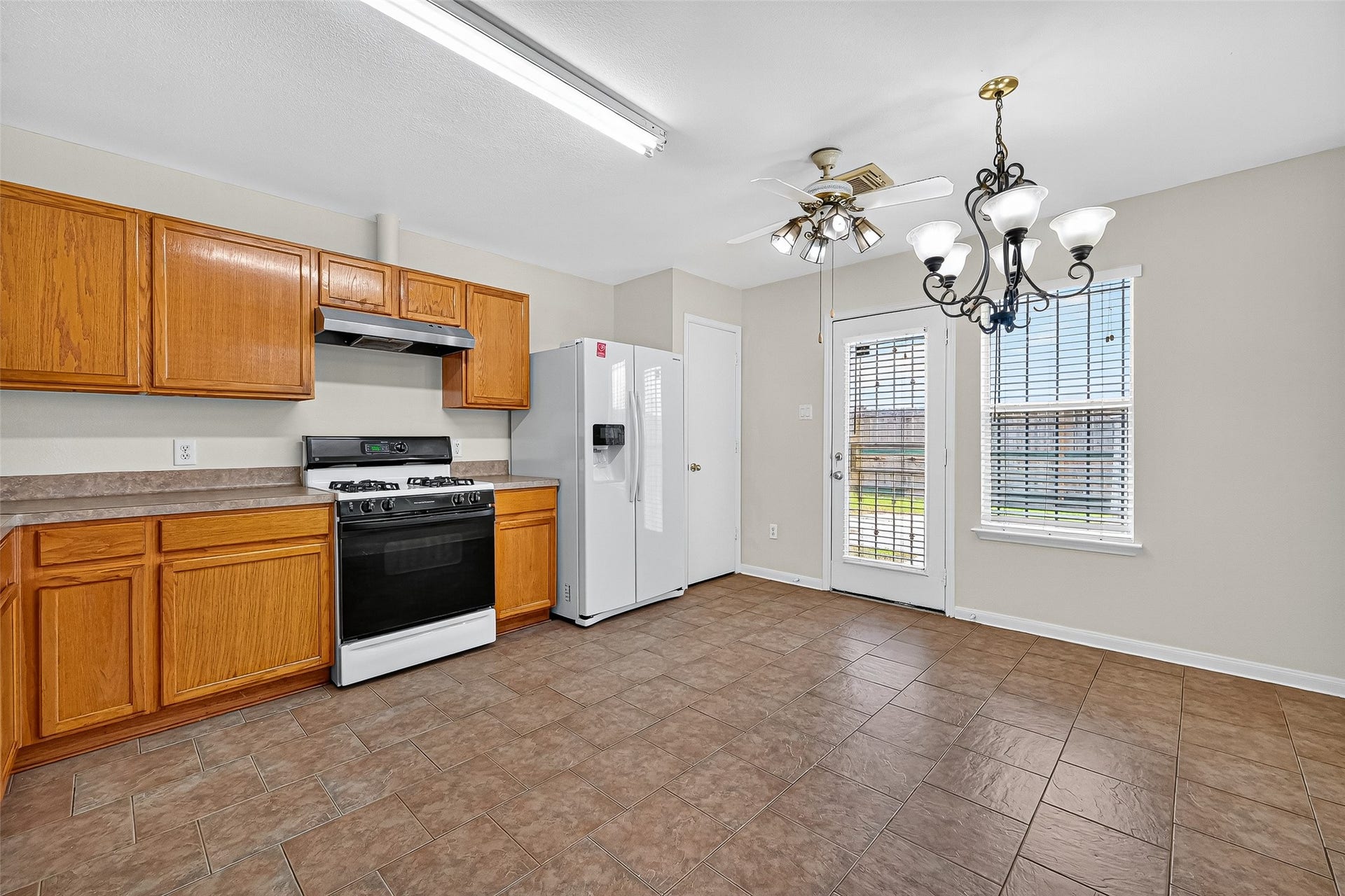 8414 Dovecott Lane, Houston, TX 77083 8414 Dovecott Lane, Houston, TX 77083