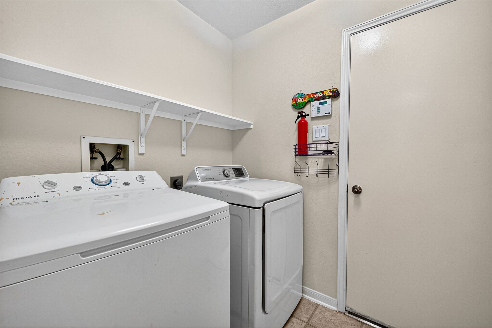 8414 Dovecott Lane, Houston, TX 77083 8414 Dovecott Lane, Houston, TX 77083