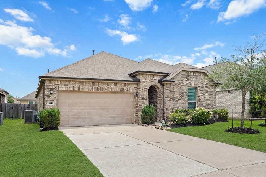 Property photo for 1722 Anna Creek Drive, Richmond, TX