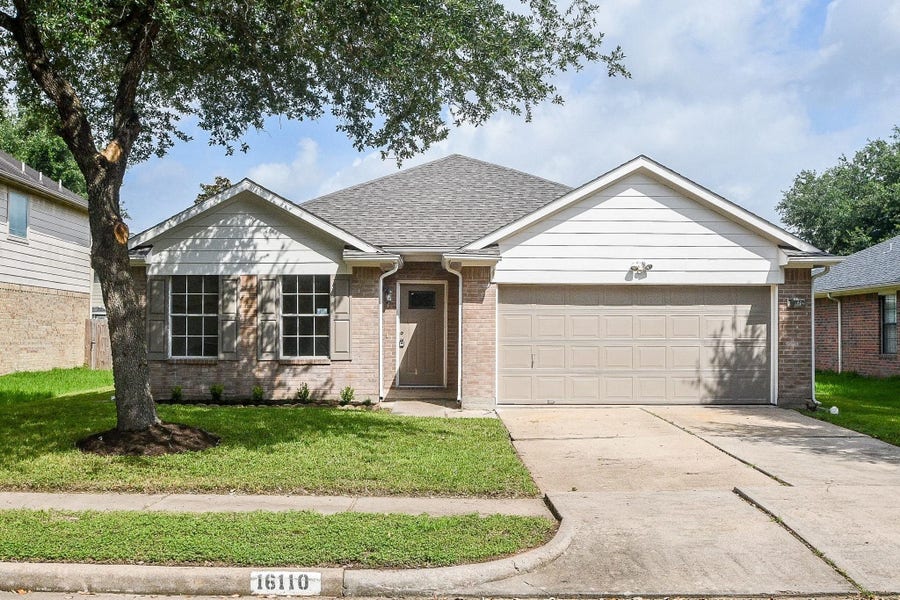 Property photo for 16110 Darwood Court, Houston, TX