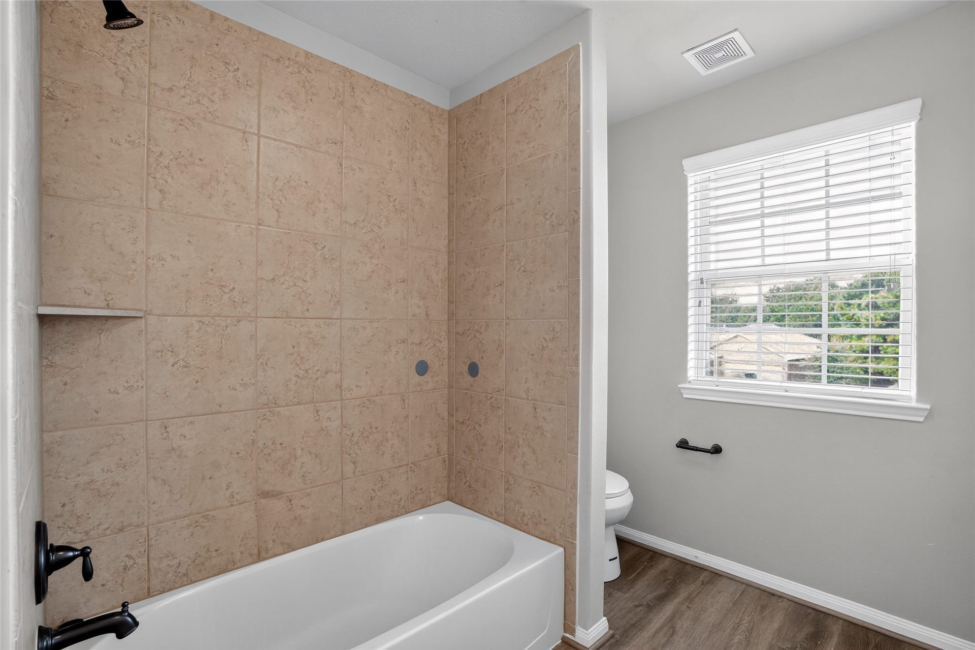 7611 Dragon Pearls Lane, Conroe, TX 77304 7611 Dragon Pearls Lane, Conroe, TX 77304