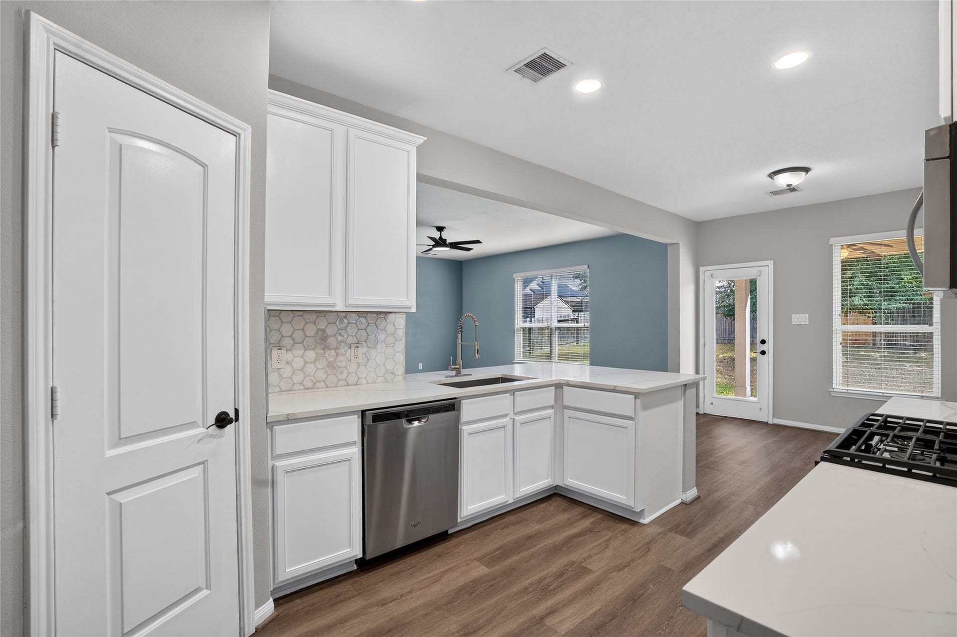 7611 Dragon Pearls Lane, Conroe, TX 77304 7611 Dragon Pearls Lane, Conroe, TX 77304