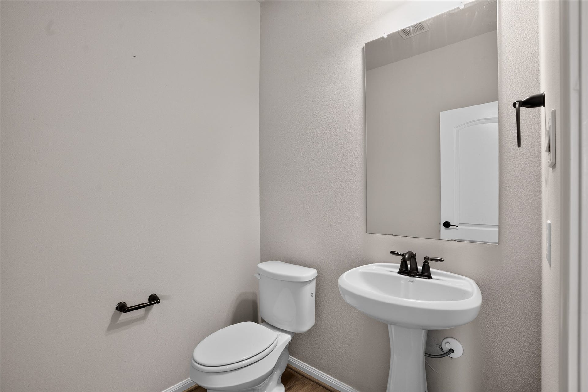 7611 Dragon Pearls Lane, Conroe, TX 77304 7611 Dragon Pearls Lane, Conroe, TX 77304