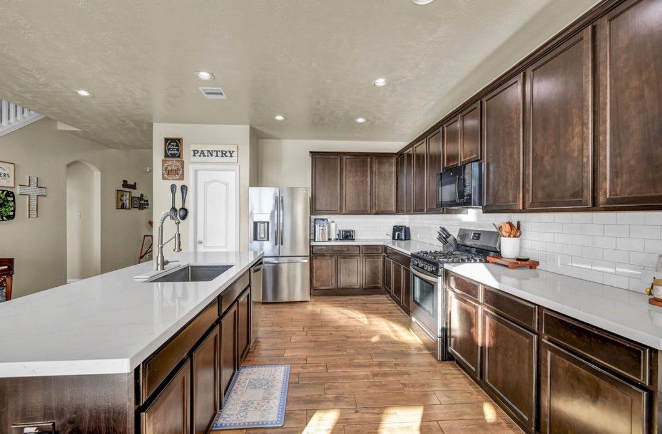 203 Canvasback Drive, Clute, TX 77531