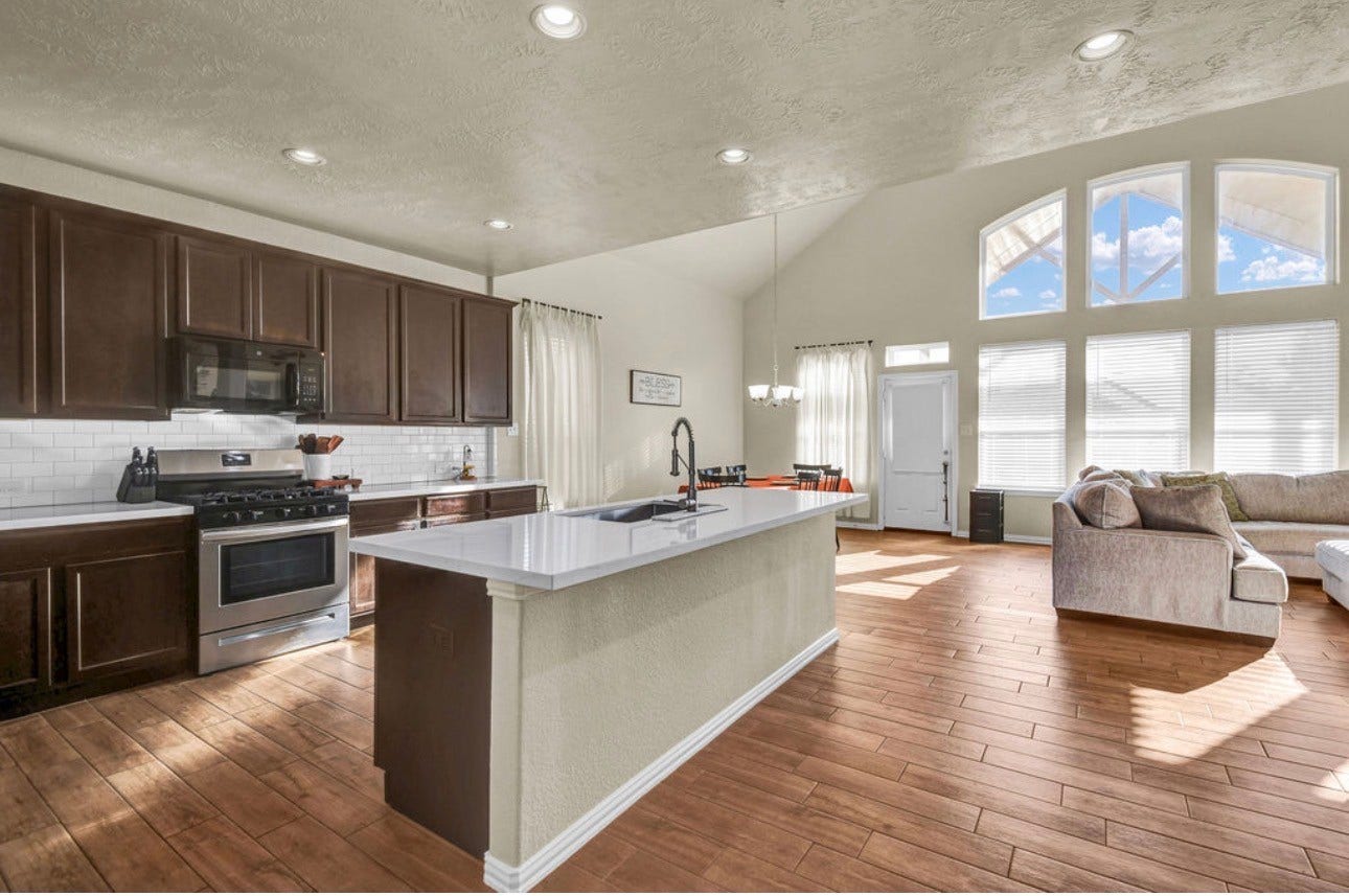 203 Canvasback Drive, Clute, TX 77531