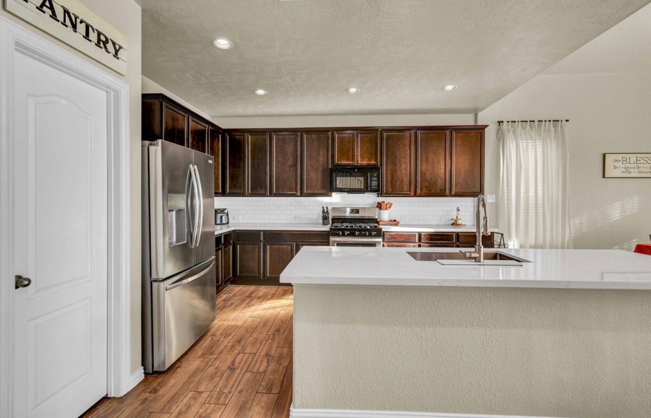 203 Canvasback Drive, Clute, TX 77531