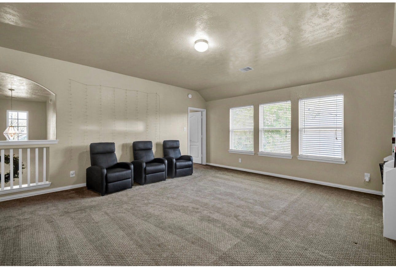 203 Canvasback Drive, Clute, TX 77531