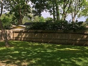 5115 Tashkent Drive, Friendswood, TX 77546 Large fenced rear yard
