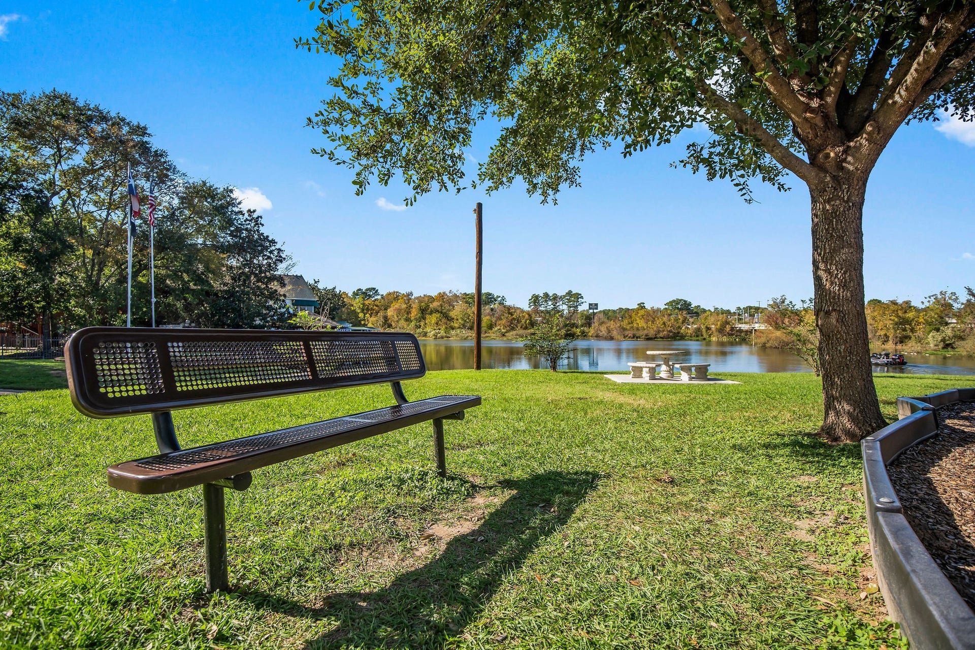 Community access to popular private boat ramp, easy access to boating, kayaking, fishing