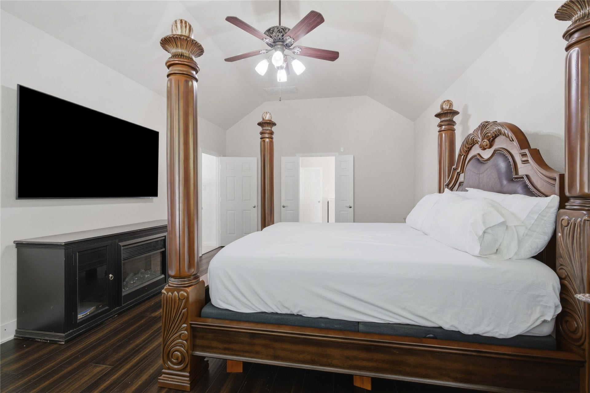 8215 Horsetail Court, Conroe, TX 77385 8215 Horsetail Court, Conroe, TX 77385