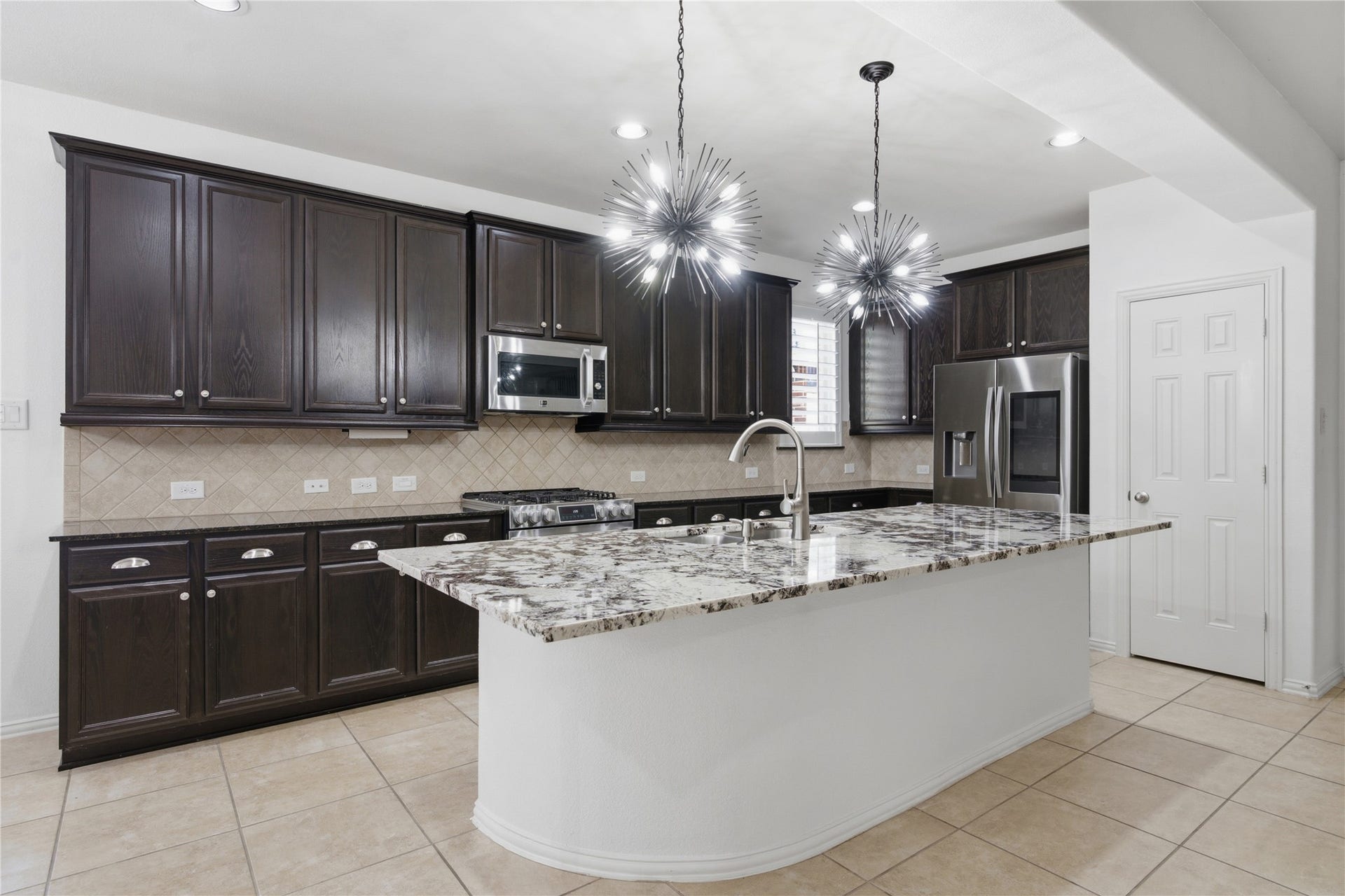 8215 Horsetail Court, Conroe, TX 77385 8215 Horsetail Court, Conroe, TX 77385
