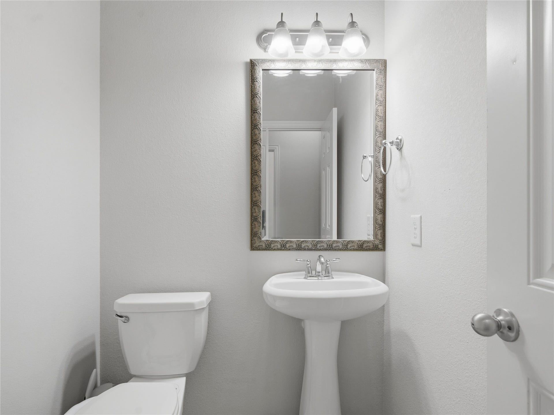 8215 Horsetail Court, Conroe, TX 77385 8215 Horsetail Court, Conroe, TX 77385