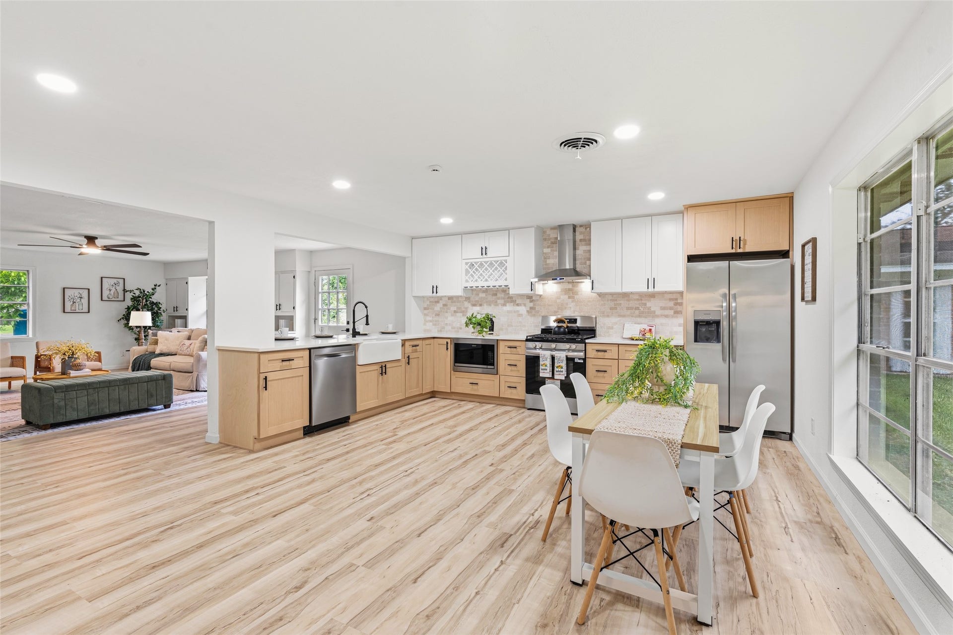 Welcome to the four bedroom three bathroom home on 0.72 acres at the end of a cul-de-sac!