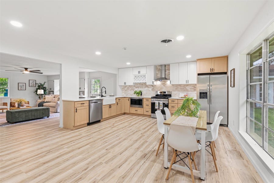 Property photo for 15903 Hickory Bend Drive, Alvin, TX