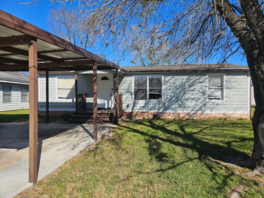 Property photo for 2000 W W Humble Street, Baytown, TX