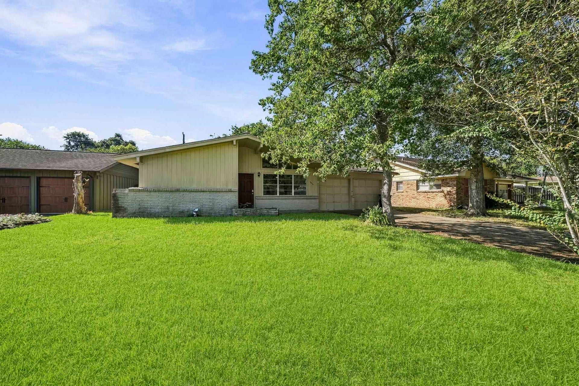 7043 Hendon Lane, Houston, TX 77074