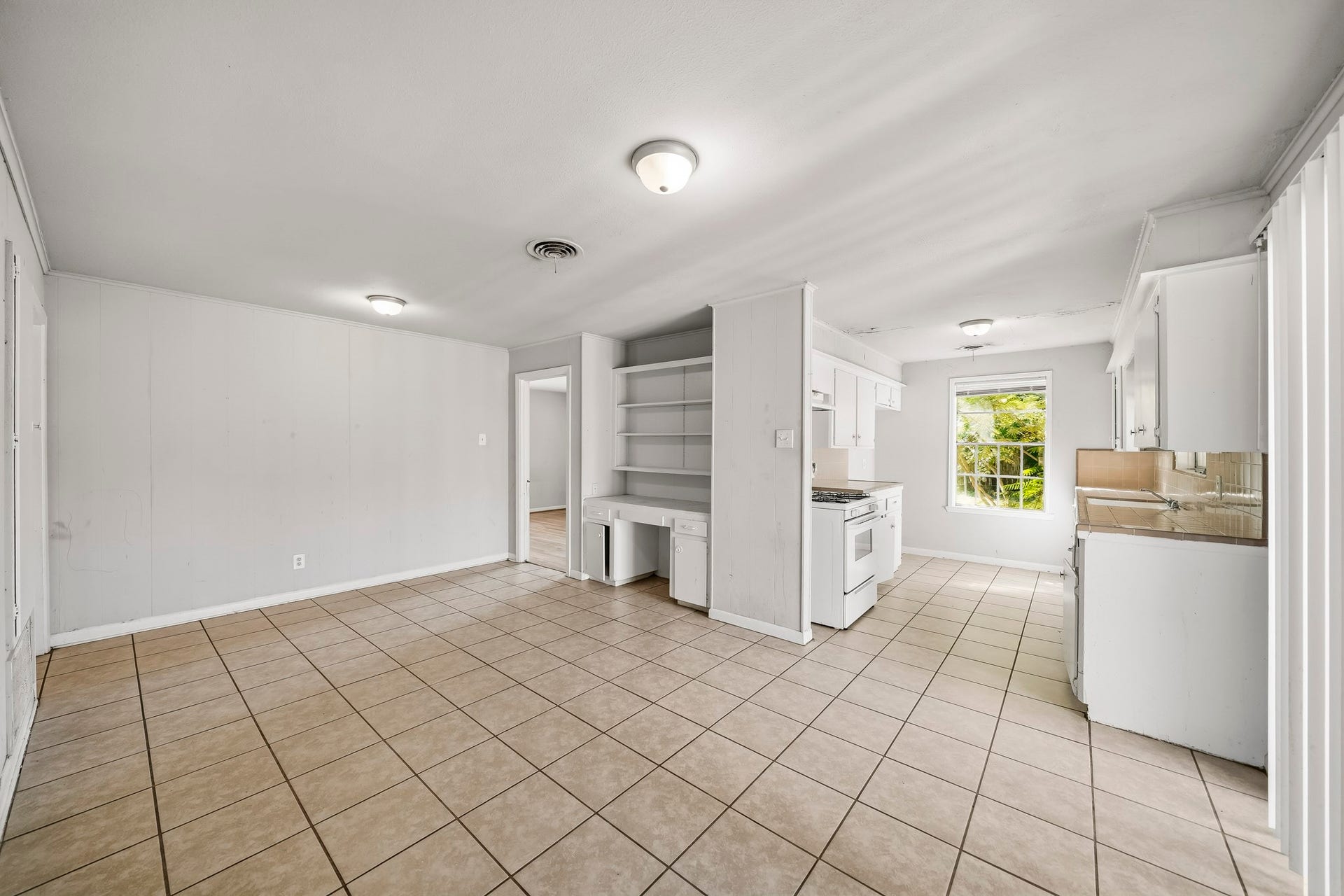 7043 Hendon Lane, Houston, TX 77074
