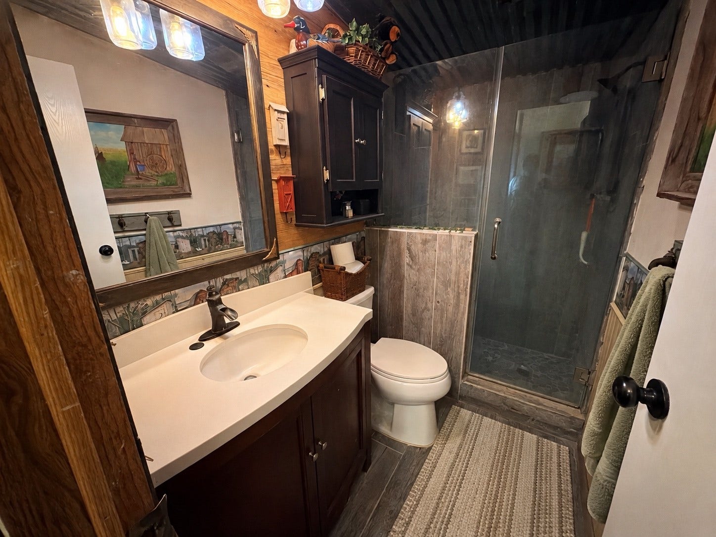 1325 E Stroker Road, Crosby, TX 77532 Virtually retouched bathroom down