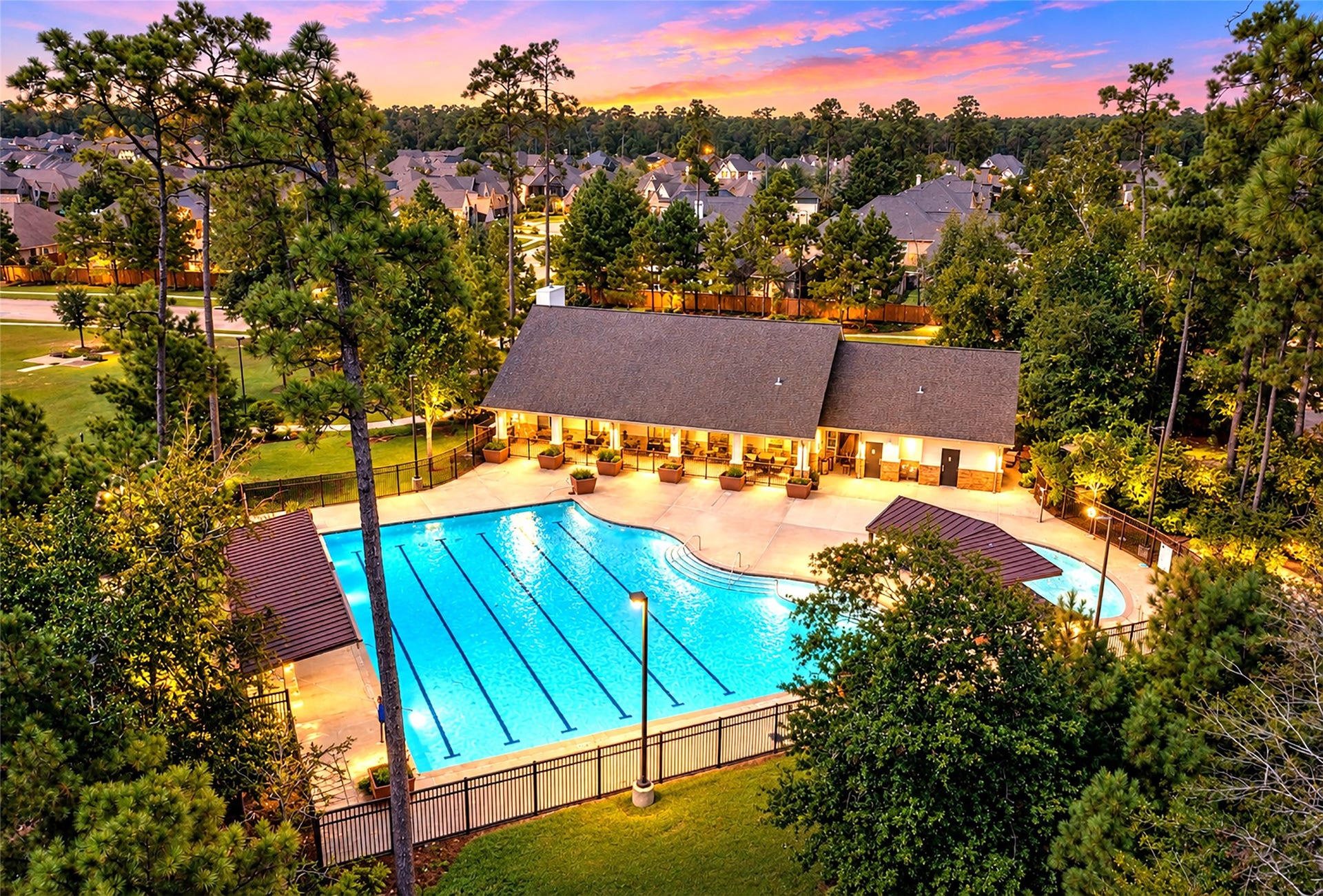2926 Yaupon Grove Lane, Conroe, TX 77385 Enjoy the community pool on a hot summer day.