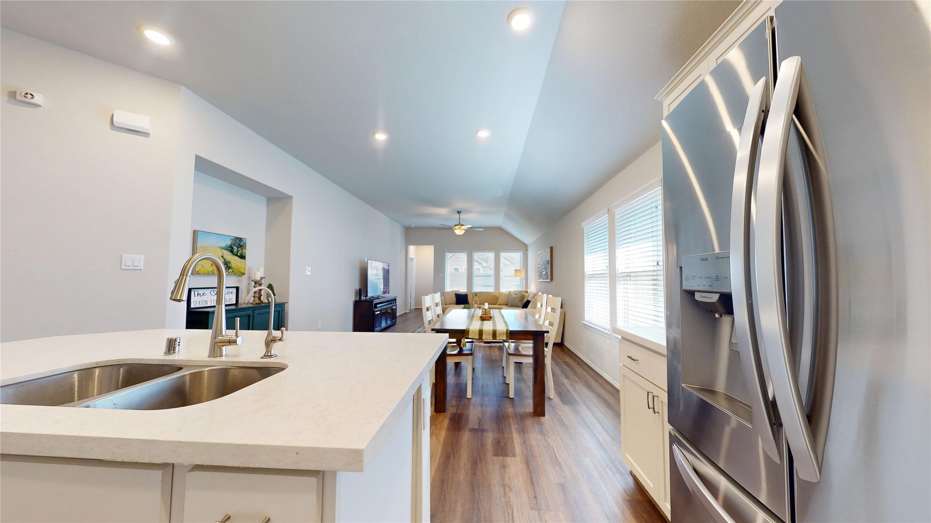2926 Yaupon Grove Lane, Conroe, TX 77385 Fridge included!!