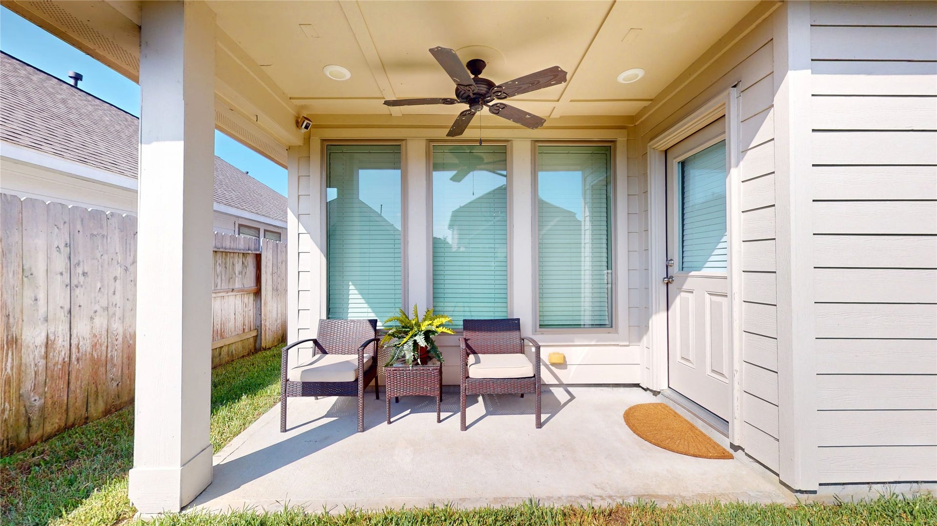 2926 Yaupon Grove Lane, Conroe, TX 77385 2926 Yaupon Grove Lane, Conroe, TX 77385