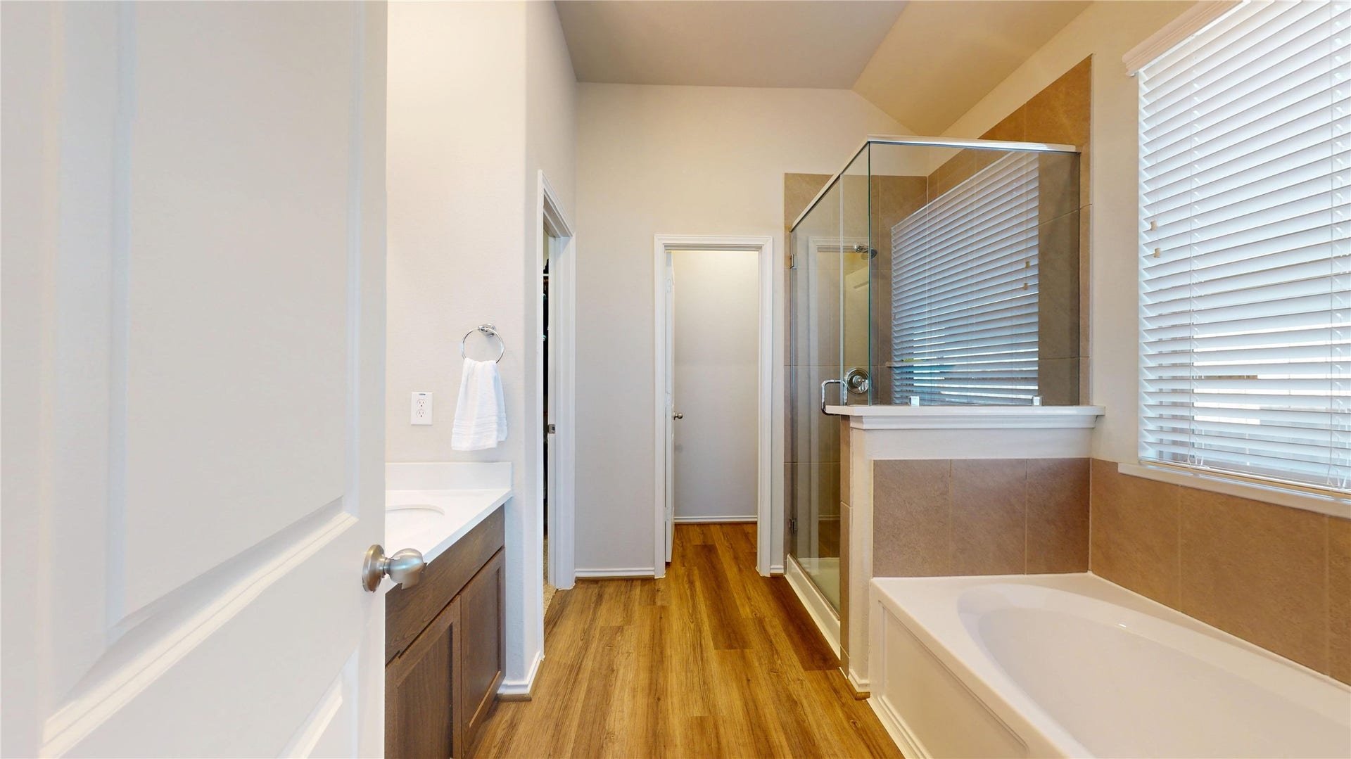 2926 Yaupon Grove Lane, Conroe, TX 77385 Primary bedroom with ensuite bath.