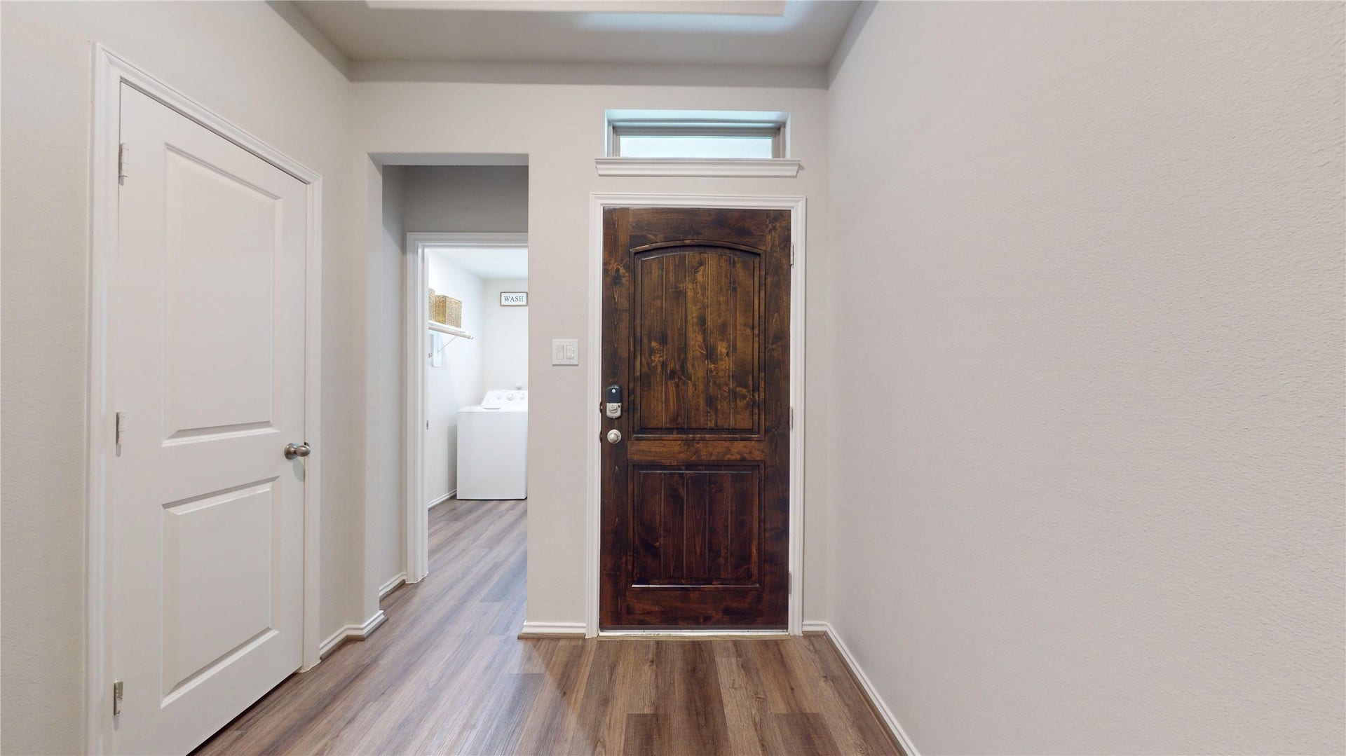 2926 Yaupon Grove Lane, Conroe, TX 77385 Great foyer with a foyer closet.