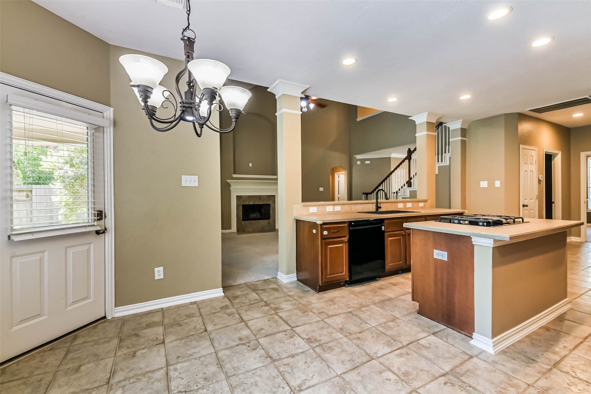 15 Filigree Pines Place, The Woodlands, TX 77382 15 Filigree Pines Place, The Woodlands, TX 77382