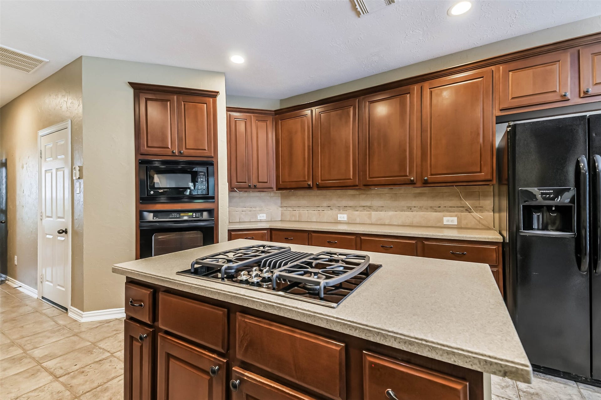 15 Filigree Pines Place, The Woodlands, TX 77382 15 Filigree Pines Place, The Woodlands, TX 77382