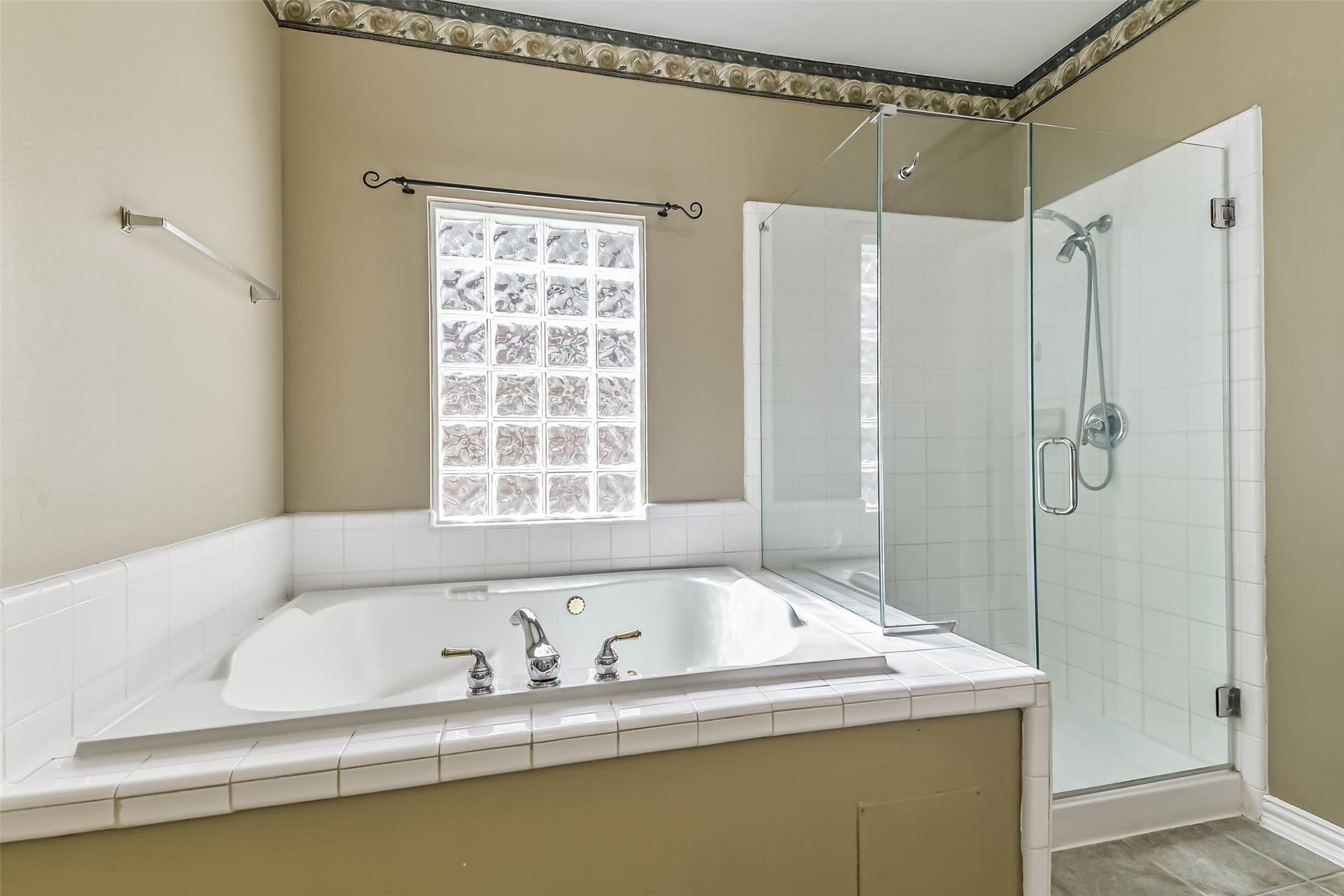 15 Filigree Pines Place, The Woodlands, TX 77382 15 Filigree Pines Place, The Woodlands, TX 77382