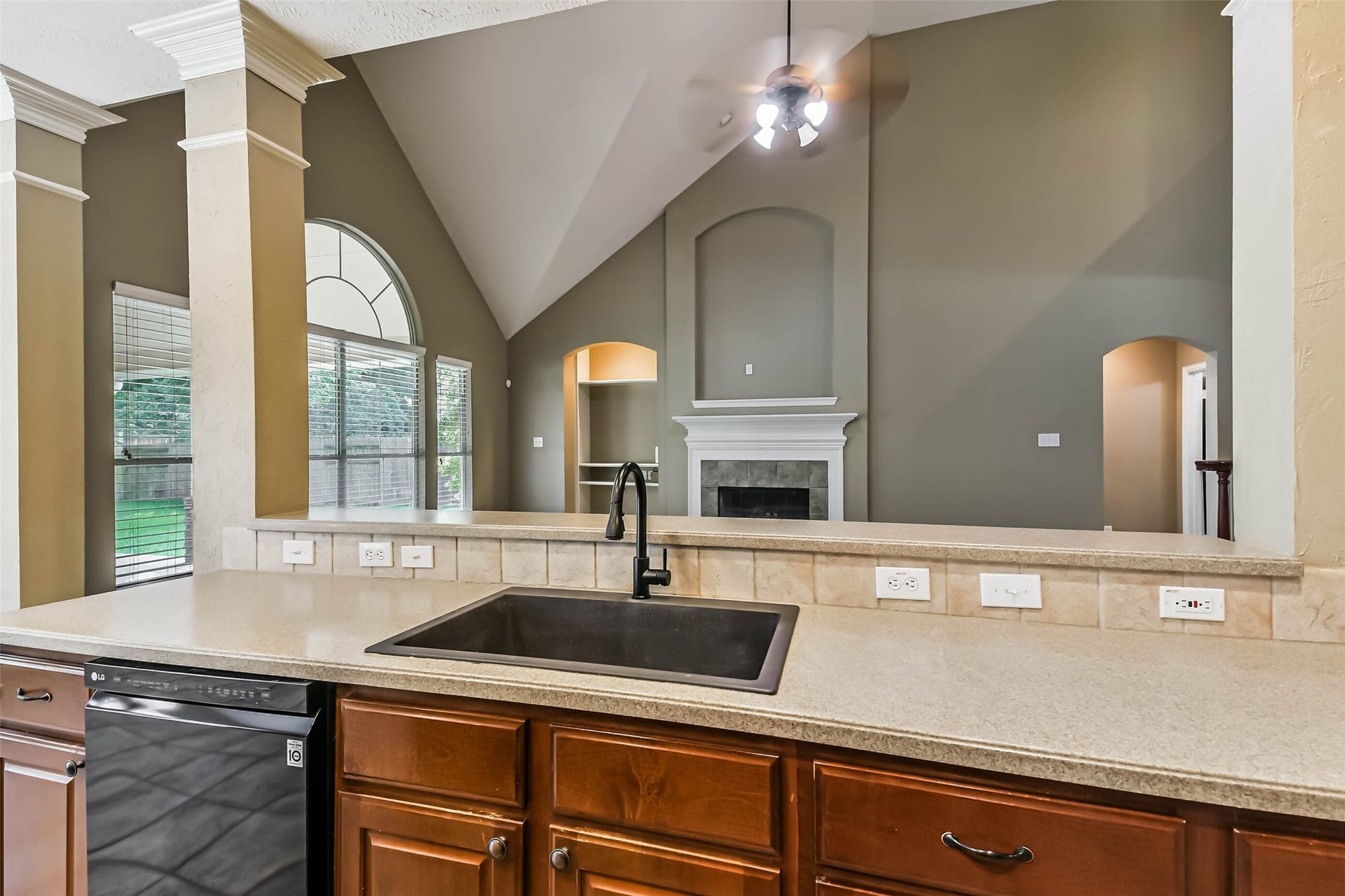 15 Filigree Pines Place, The Woodlands, TX 77382 15 Filigree Pines Place, The Woodlands, TX 77382