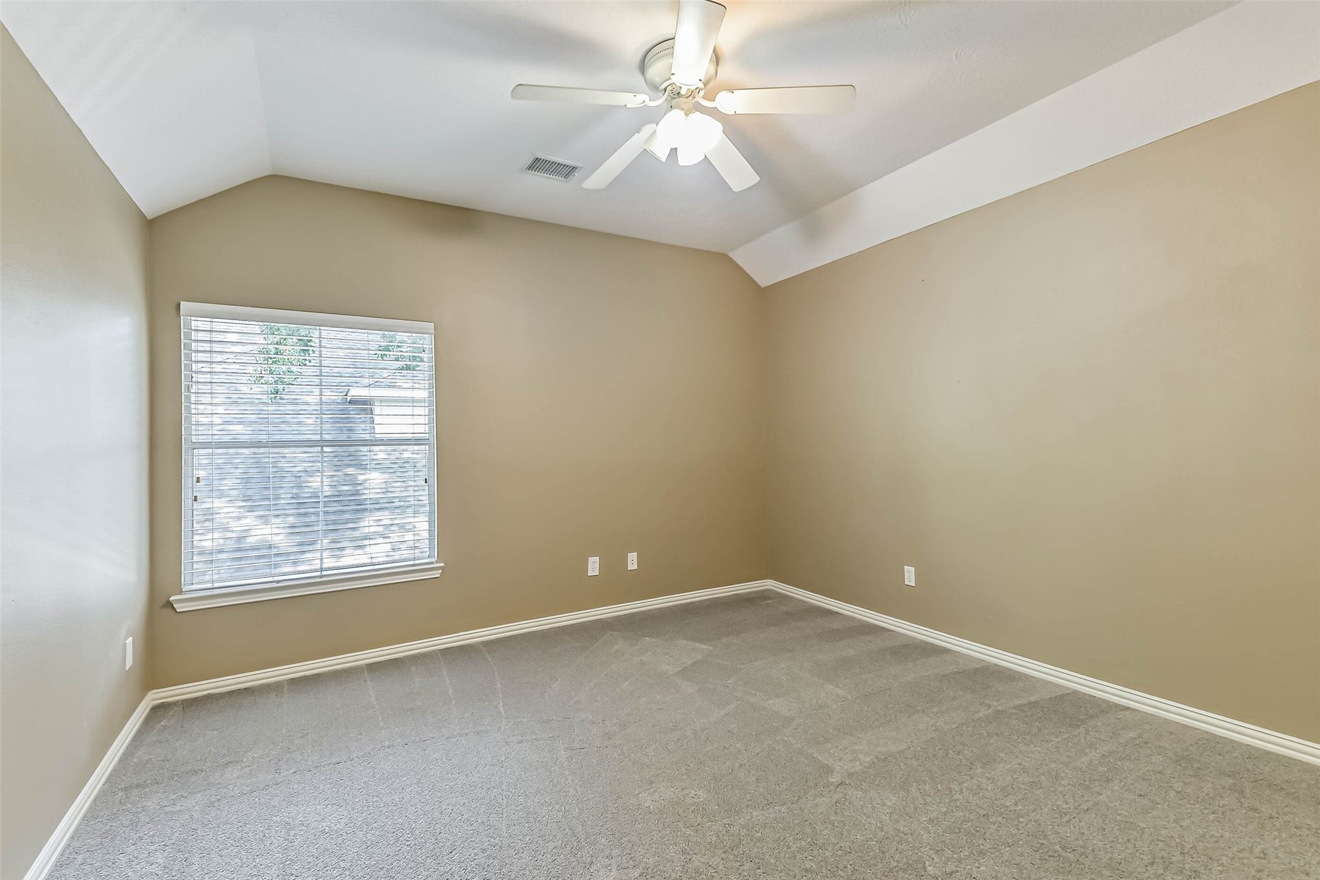 15 Filigree Pines Place, The Woodlands, TX 77382 15 Filigree Pines Place, The Woodlands, TX 77382