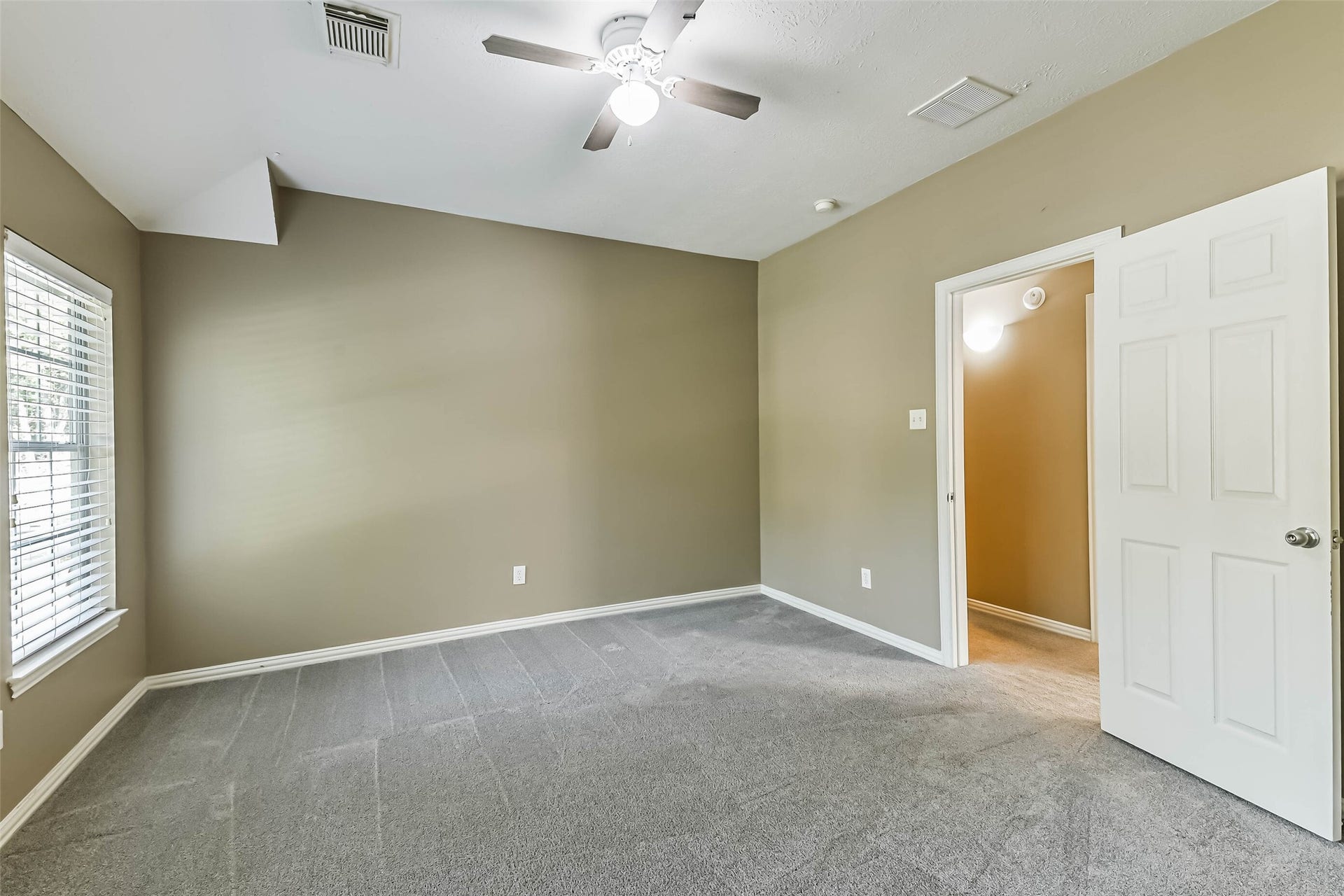 15 Filigree Pines Place, The Woodlands, TX 77382 15 Filigree Pines Place, The Woodlands, TX 77382