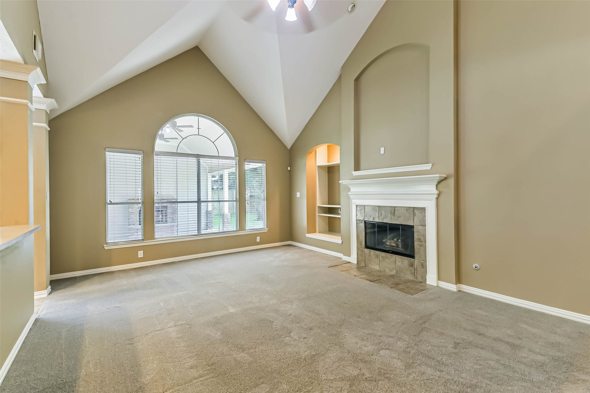 15 Filigree Pines Place, The Woodlands, TX 77382 15 Filigree Pines Place, The Woodlands, TX 77382