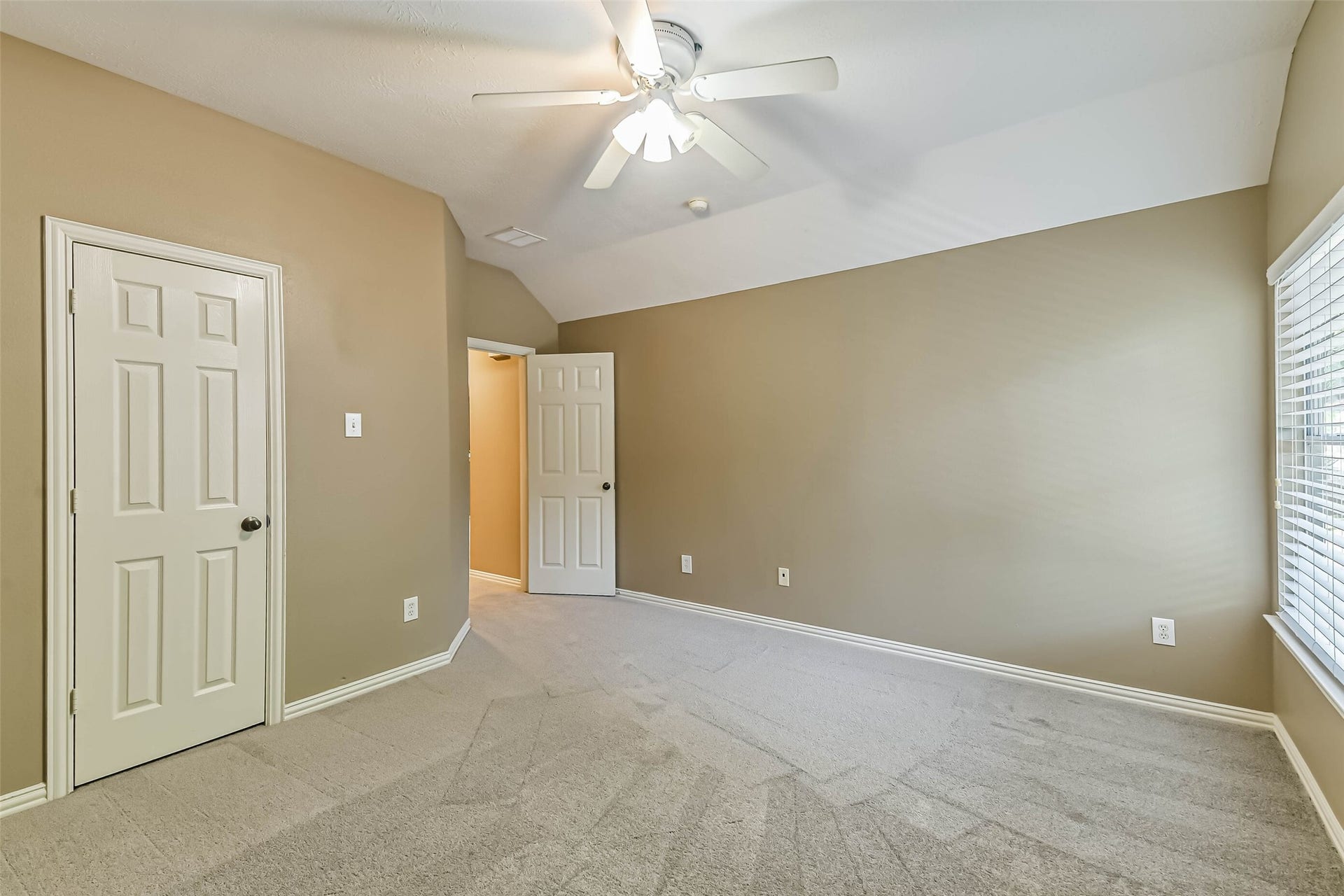 15 Filigree Pines Place, The Woodlands, TX 77382 15 Filigree Pines Place, The Woodlands, TX 77382