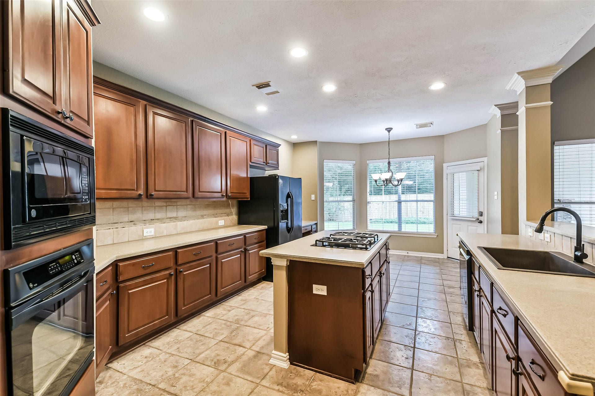 15 Filigree Pines Place, The Woodlands, TX 77382 15 Filigree Pines Place, The Woodlands, TX 77382